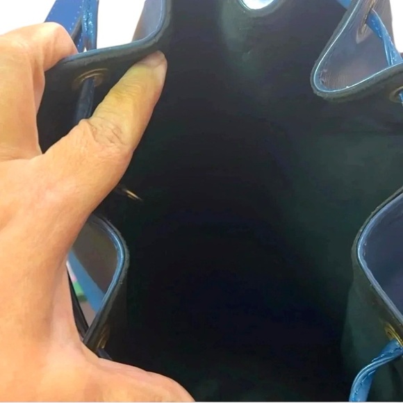 Vintage Louis  Vuitton Epi blue leather bag with COA included - Picture 11 of 14